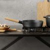 Pánev na soté s dřevěnou rukojetí Nordic kitchen Ø 24 cm, Eva Solo